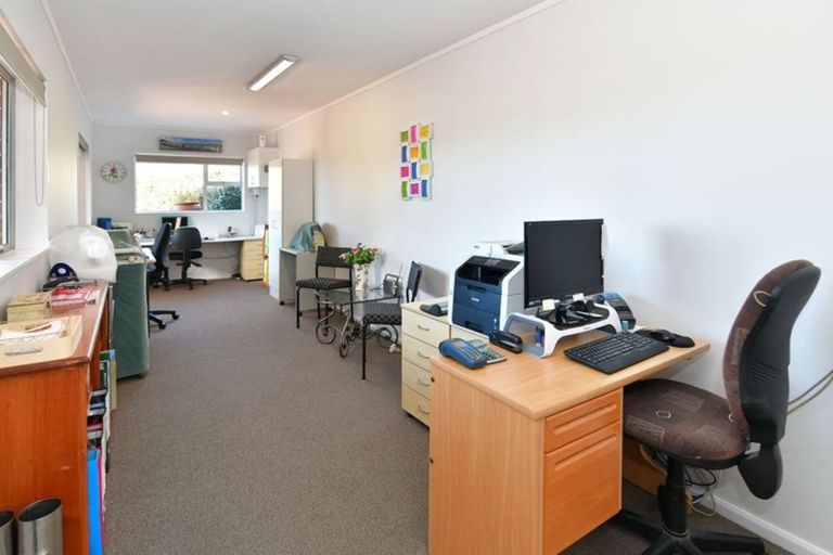 Photo of property in 101 Waldorf Crescent, Orewa, 0931