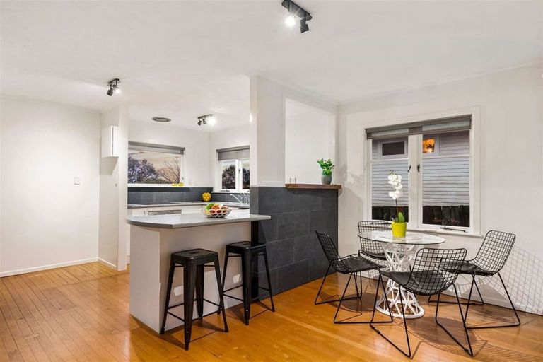 Photo of property in 218 Sturges Road, Henderson, Auckland, 0612