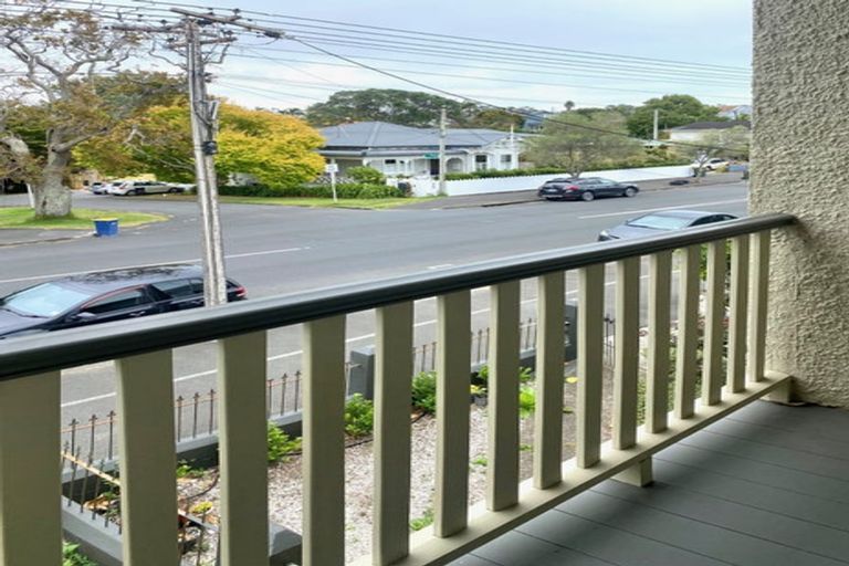 Photo of property in 70-72 Vauxhall Road, Devonport, Auckland, 0624
