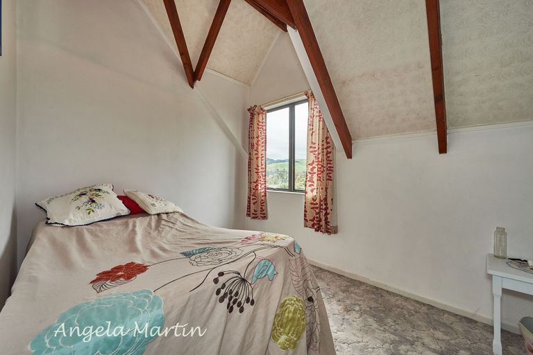 Photo of property in 12 Oak Crescent, Ashhurst, 4810