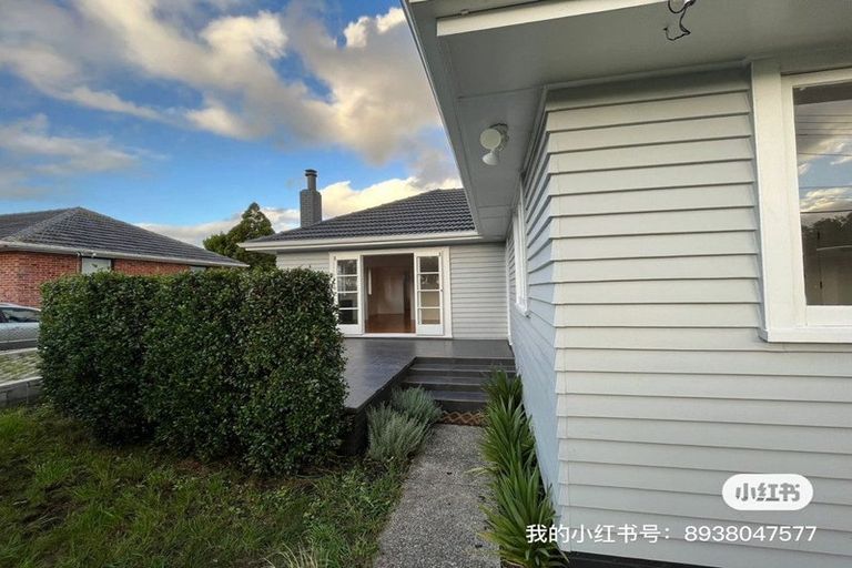 Photo of property in 71 Archibald Road, Kelston, Auckland, 0602