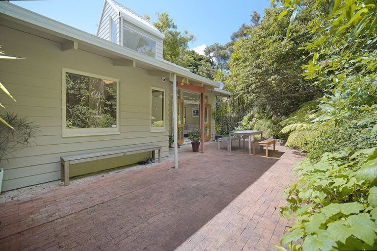 Photo of property in 1/22 Rangatira Road, Birkenhead, Auckland, 0626
