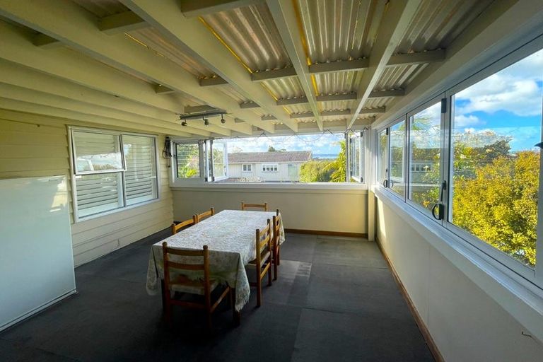 Photo of property in 8 Divich Avenue, Te Atatu South, Auckland, 0610