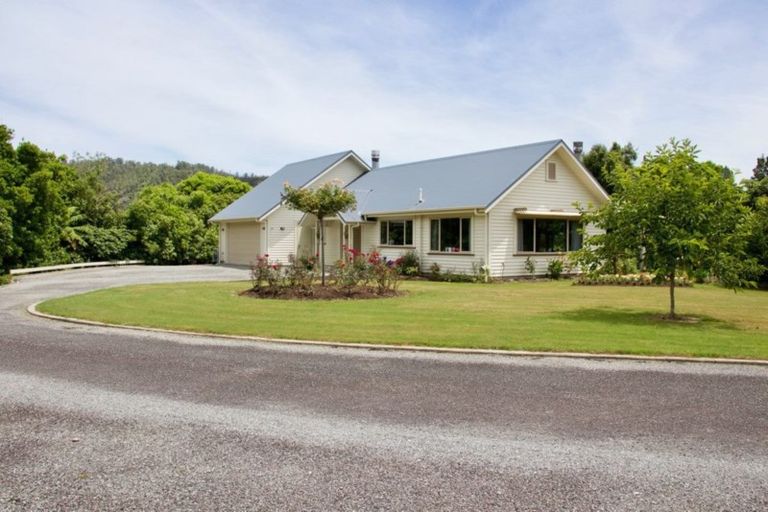 Photo of property in 264 Umere Road, Karamea, 7893