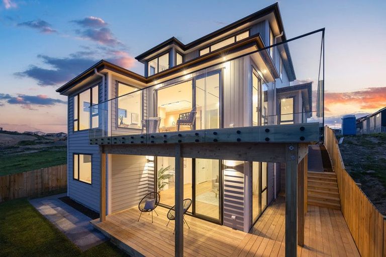 Photo of property in 57 Matangi View Drive, Orewa, 0931