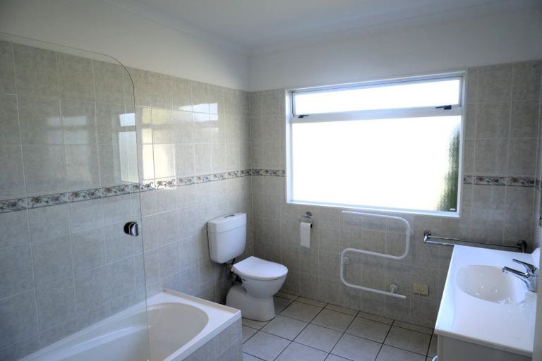 Photo of property in 33 Acacia Bay Road, Nukuhau, Taupo, 3330