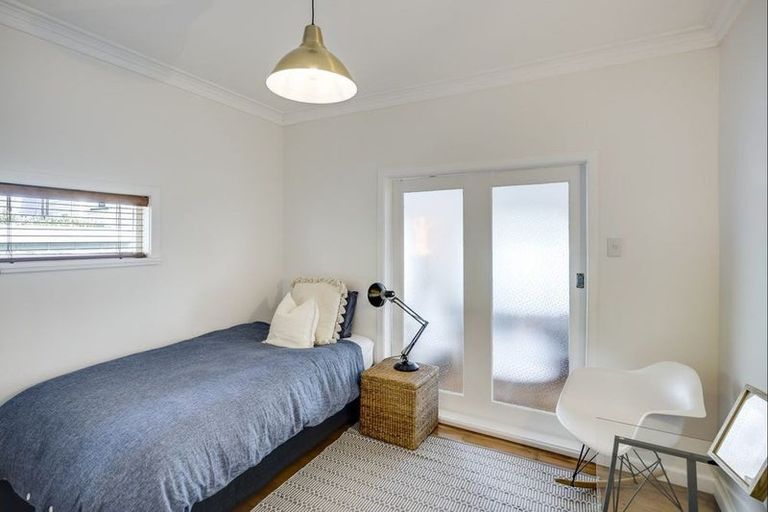 Photo of property in 5 Hooker Avenue, Hospital Hill, Napier, 4110