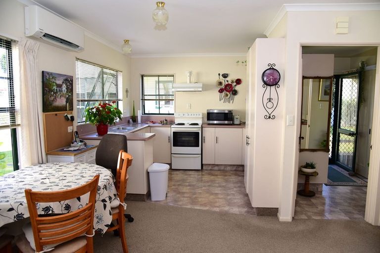 Photo of property in 4/70-76 Whiteley Street, Moturoa, New Plymouth, 4310