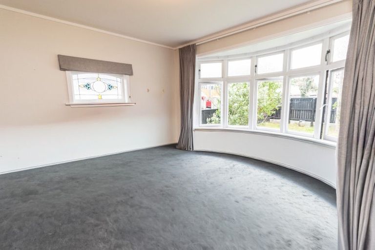 Photo of property in 2 Akatea Street, Berhampore, Wellington, 6023