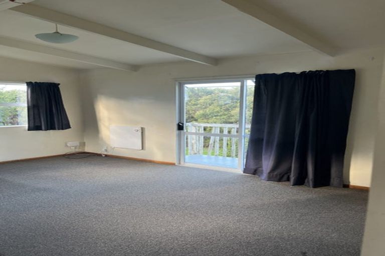 Photo of property in 1/98 Chislehurst Street, Henderson, Auckland, 0612