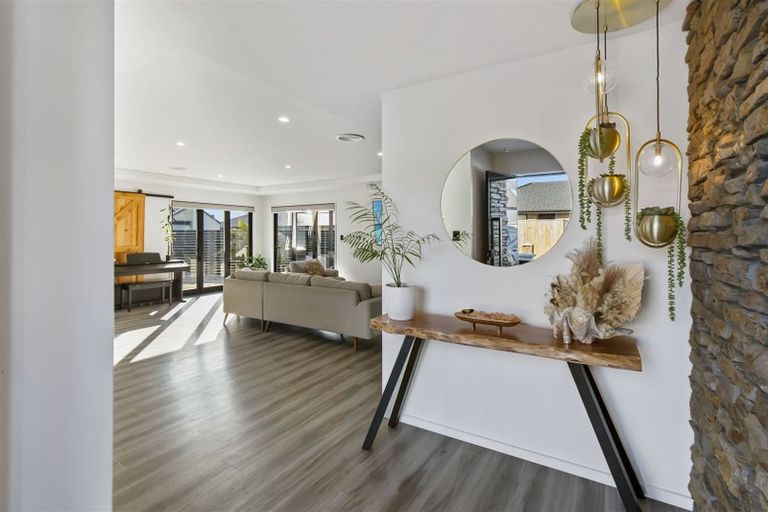 Photo of property in 8 Whitburn Avenue, Halswell, Christchurch, 8025