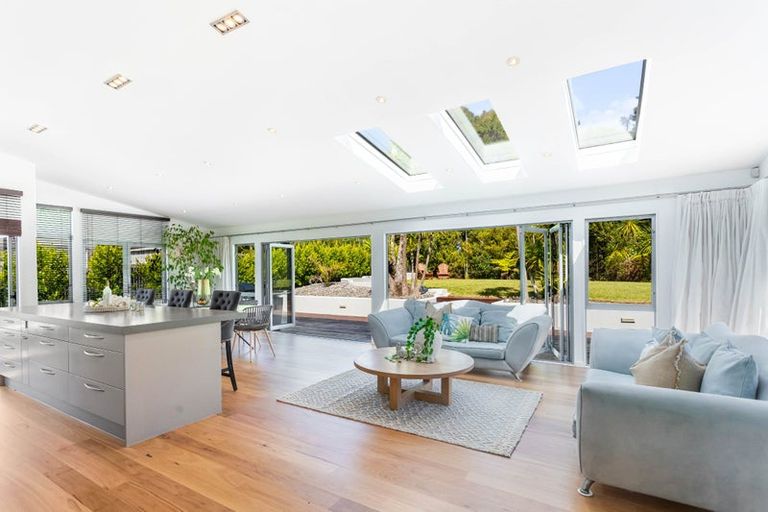 Photo of property in 40 Kittiwake Drive, Schnapper Rock, Auckland, 0632