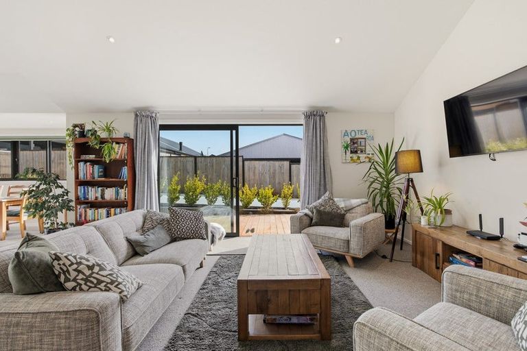 Photo of property in 6 Rill Lane, Jacks Point, 9371