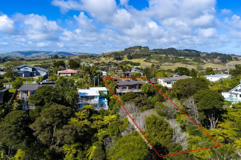 Photo of property in 4 Bay View Road, Raglan, 3225