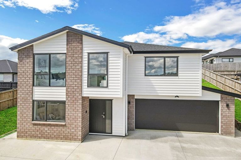 Photo of property in 32 Leathem Crescent, Pokeno, 2402