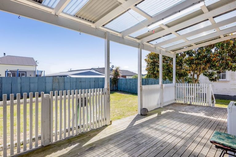Photo of property in 25 Milmoe Street, Hawera, 4610