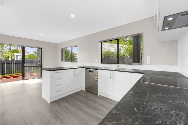 Photo of property in 1/3 Kelvin Road, Papakura, 2110