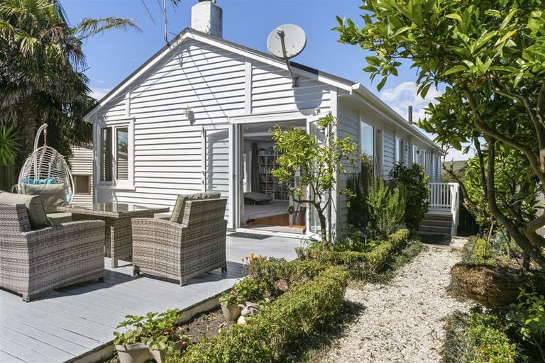 Photo of property in 275 Lake Road, Belmont, Auckland, 0622