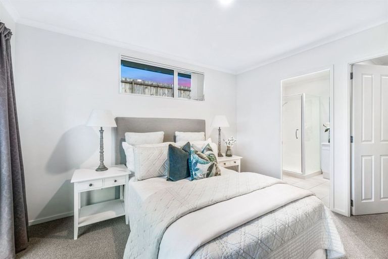 Photo of property in 75 Riverside Drive, Waiuku, 2123