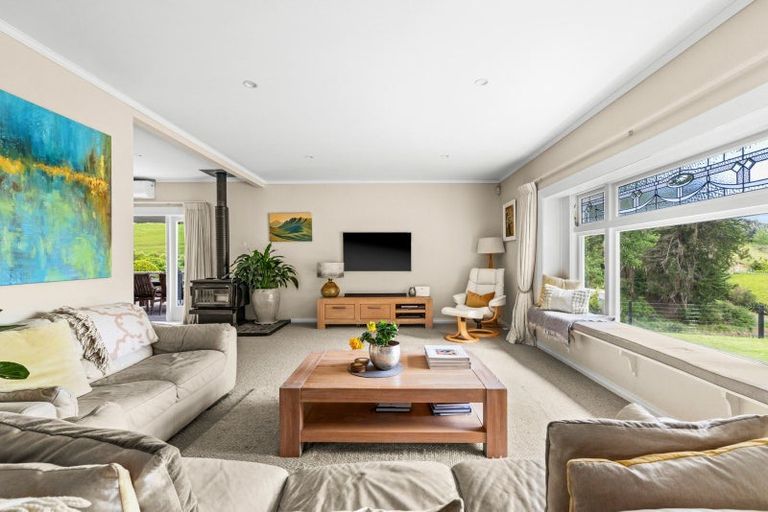 Photo of property in 137 Tauroa Road, Havelock North, 4130