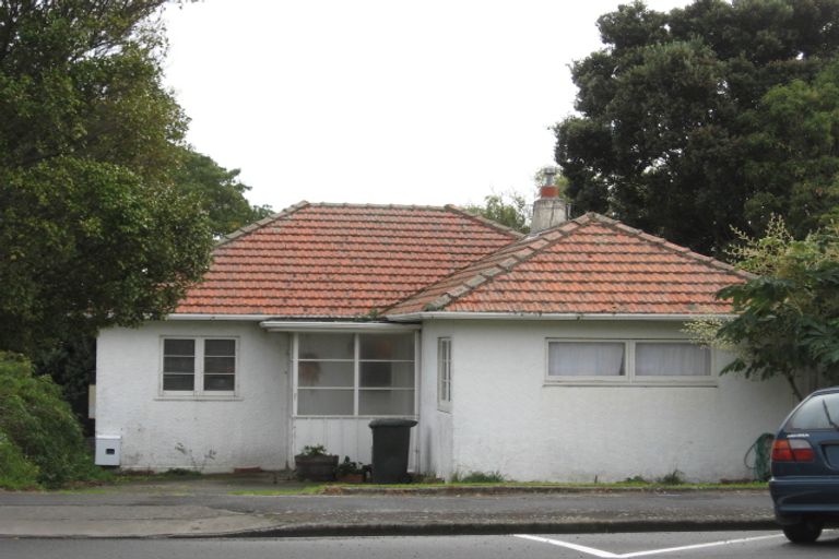 Photo of property in 21 Hinemoa Street, Paraparaumu, 5032