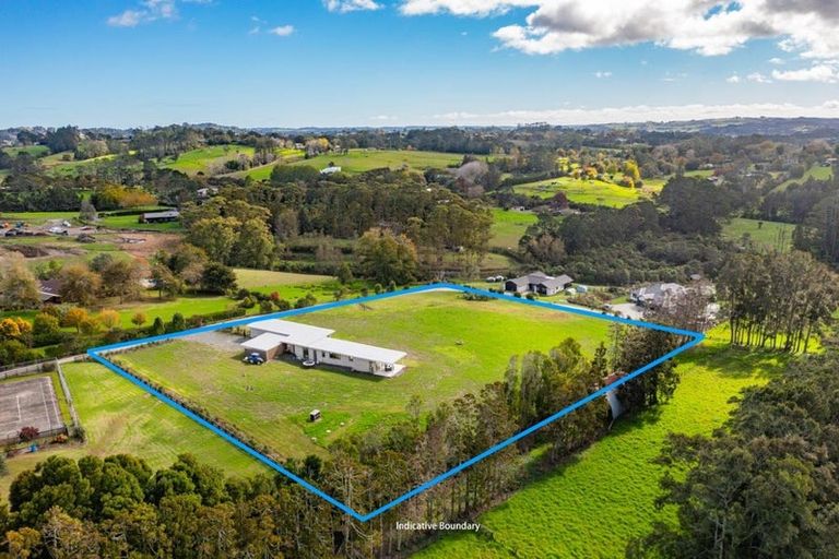 Photo of property in 121a Pomona Road, Kumeu, 0891