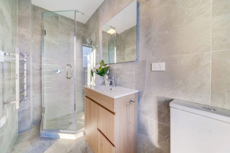 Photo of property in 2/32 Tiraumea Drive, Pakuranga, Auckland, 2010