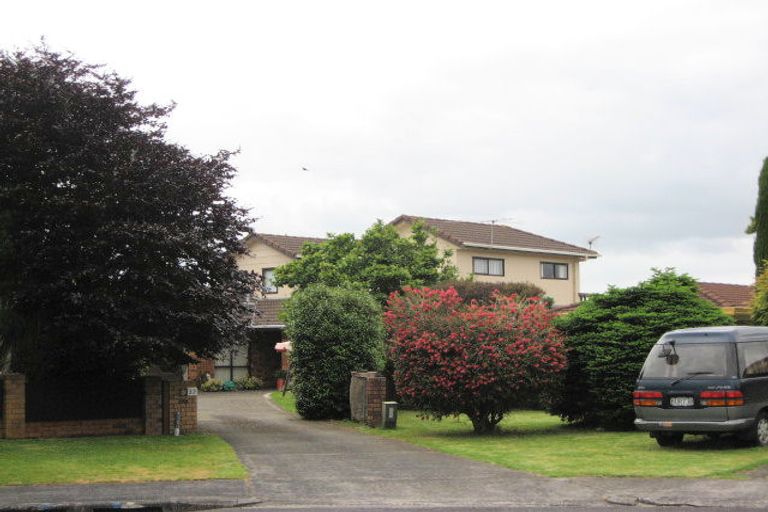 Photo of property in 33 Cumbrian Place, Conifer Grove, Takanini, 2112