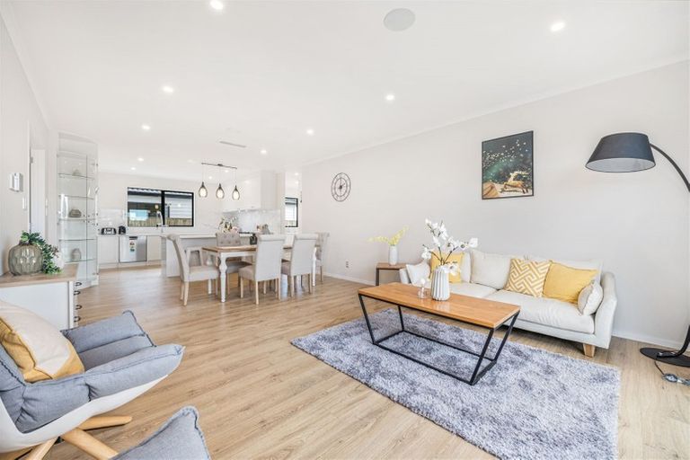 Photo of property in 42b Donegal Park Drive, Flat Bush, Auckland, 2019