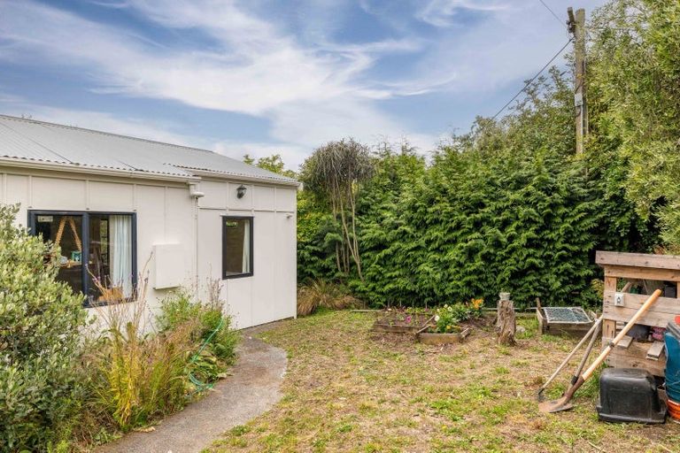 Photo of property in 27 Te Papau Crescent, Diamond Harbour, 8972