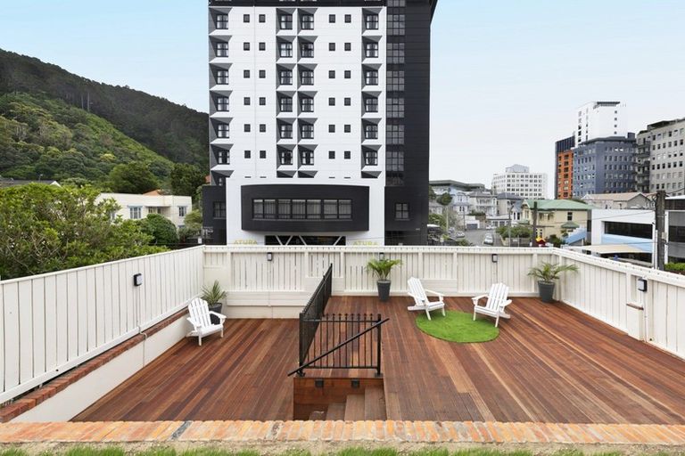 Photo of property in 25 Hawkestone Street, Thorndon, Wellington, 6011