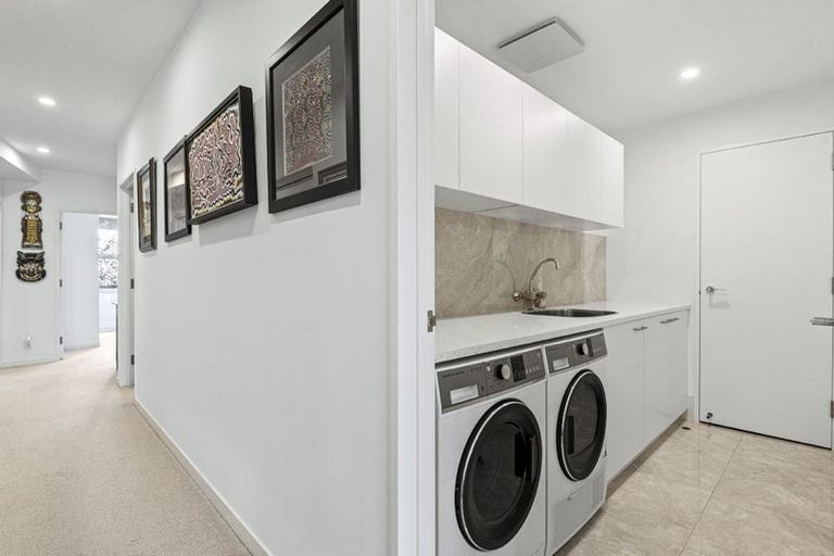 Photo of property in 1/2a Queens Parade, Devonport, Auckland, 0624