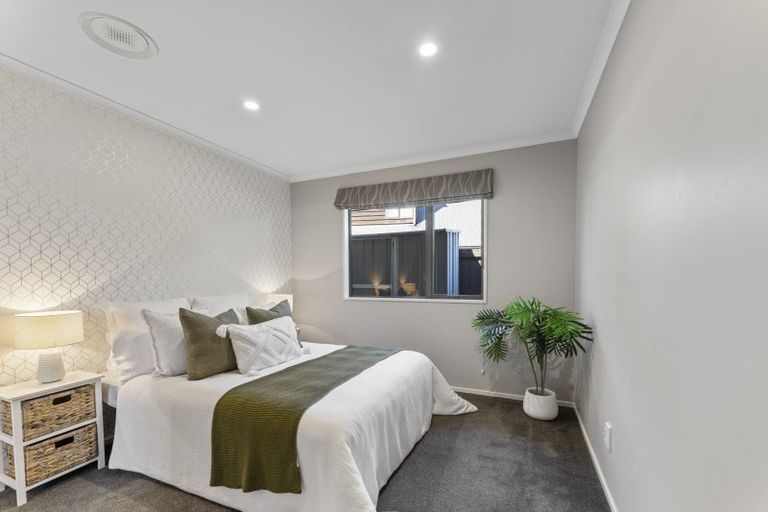 Photo of property in 16 Bottle Lake Drive, Parklands, Christchurch, 8083