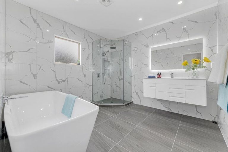 Photo of property in 97 Baverstock Road, Flat Bush, Auckland, 2016