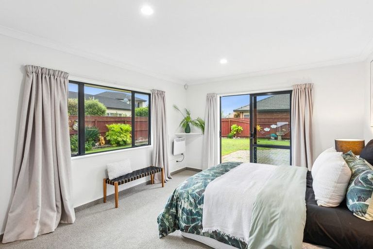 Photo of property in 170 Milne Drive, Paraparaumu, 5032