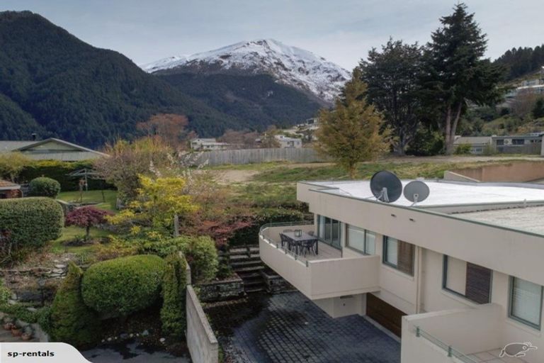 Photo of property in 10a Salmond Place, Queenstown, 9300