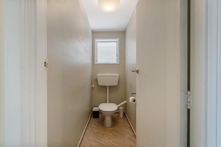 Photo of property in 12 Saunders Place, Redwood, Christchurch, 8051