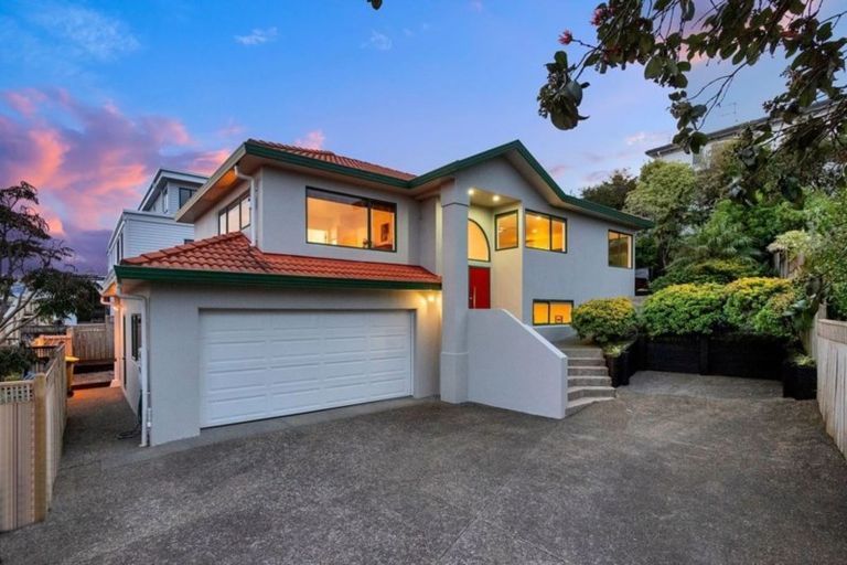 Photo of property in 2/8 Carrigans Close, Pinehill, Auckland, 0632