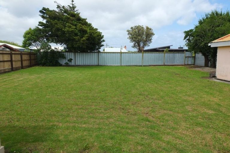 Photo of property in 26 Roore Street, Foxton Beach, Foxton, 4815