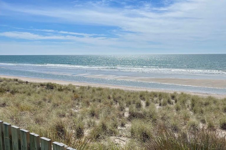 Photo of property in 107 Karewa Parade, Papamoa Beach, Papamoa, 3118