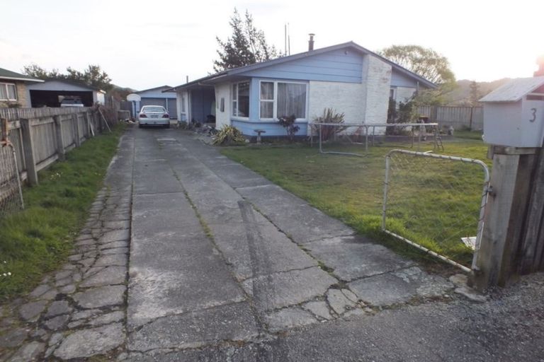 Photo of property in 3 Conlon Street, Reefton, 7830