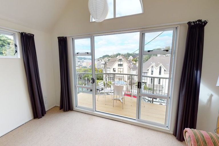 Photo of property in 34 Macdonald Crescent, Te Aro, Wellington, 6011