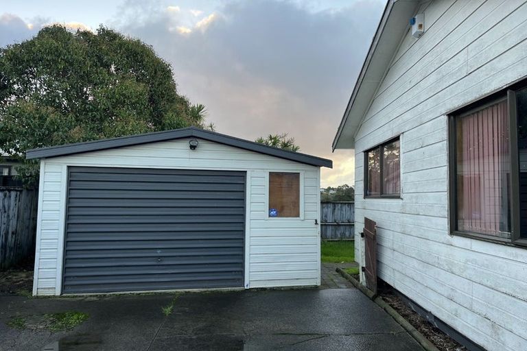 Photo of property in 36 Meadowvale Rise, Titirangi, Auckland, 0604