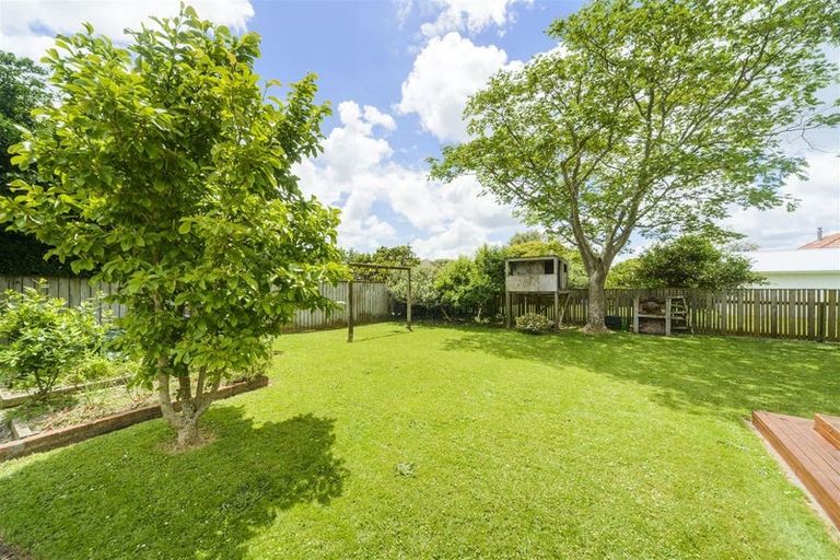 Photo of property in 11 Park Road, West End, Palmerston North, 4412