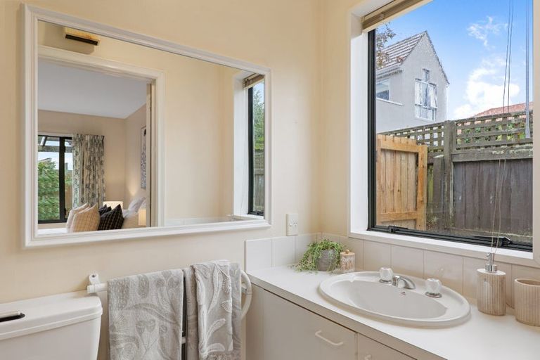 Photo of property in 2/56 Kotare Street, Fendalton, Christchurch, 8041