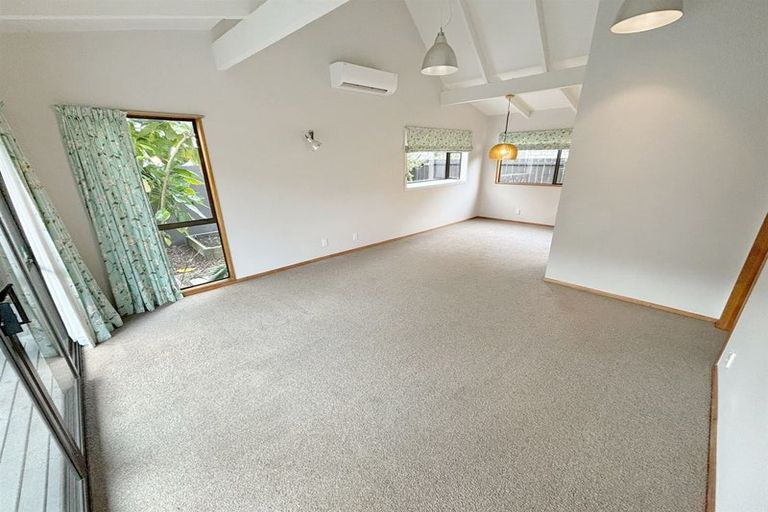Photo of property in 2/61 Beachville Road, Redcliffs, Christchurch, 8081