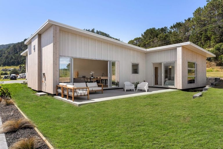 Photo of property in 16 Ian Hopper Way, Pauanui, 3579