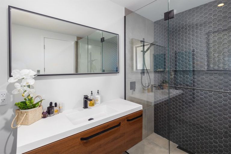 Photo of property in 155 Moncks Spur Road, Mount Pleasant, Christchurch, 8081