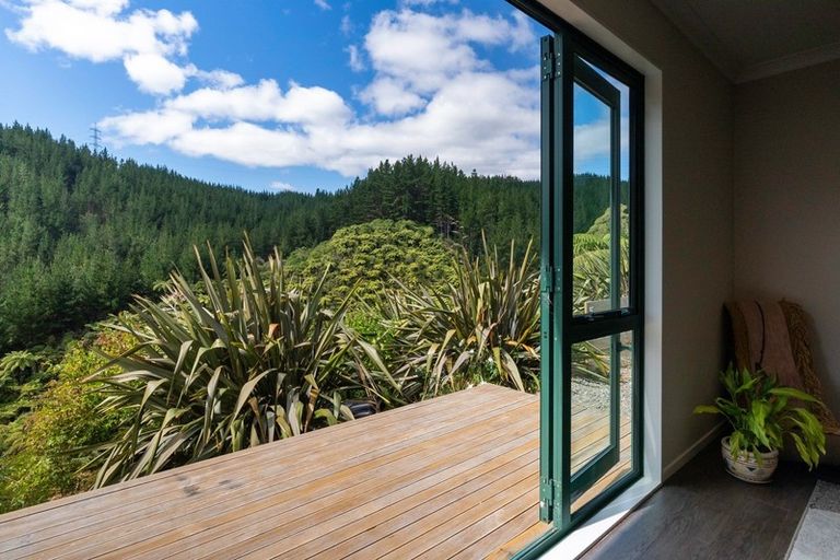 Photo of property in 396 Mangaone South Road, Reikorangi, Waikanae, 5391