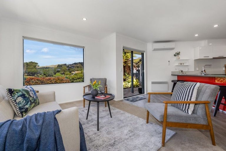 Photo of property in 6 Mariners Way, Whitby, Porirua, 5024